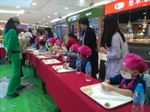 青島永旺七色花體驗營拉開帷幕—合肥路永旺廣場店小小面點師職業(yè)初體驗！