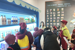 永旺七色花體驗(yàn)營(yíng)—走進(jìn)新希望牛奶工廠